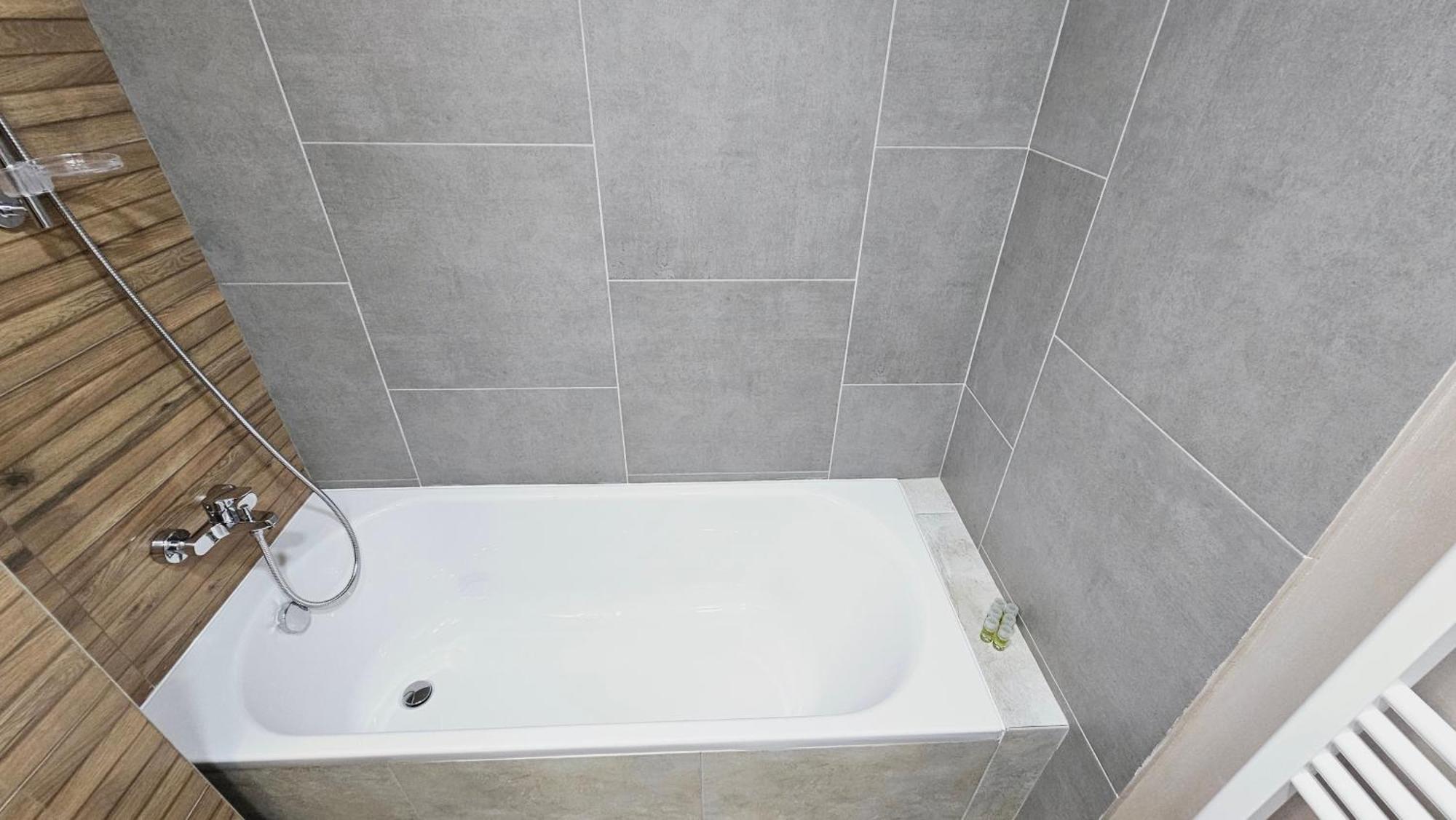 Cozy Apartments - Panoramic Suites Near Coresi Mall #Braşov Esterno foto