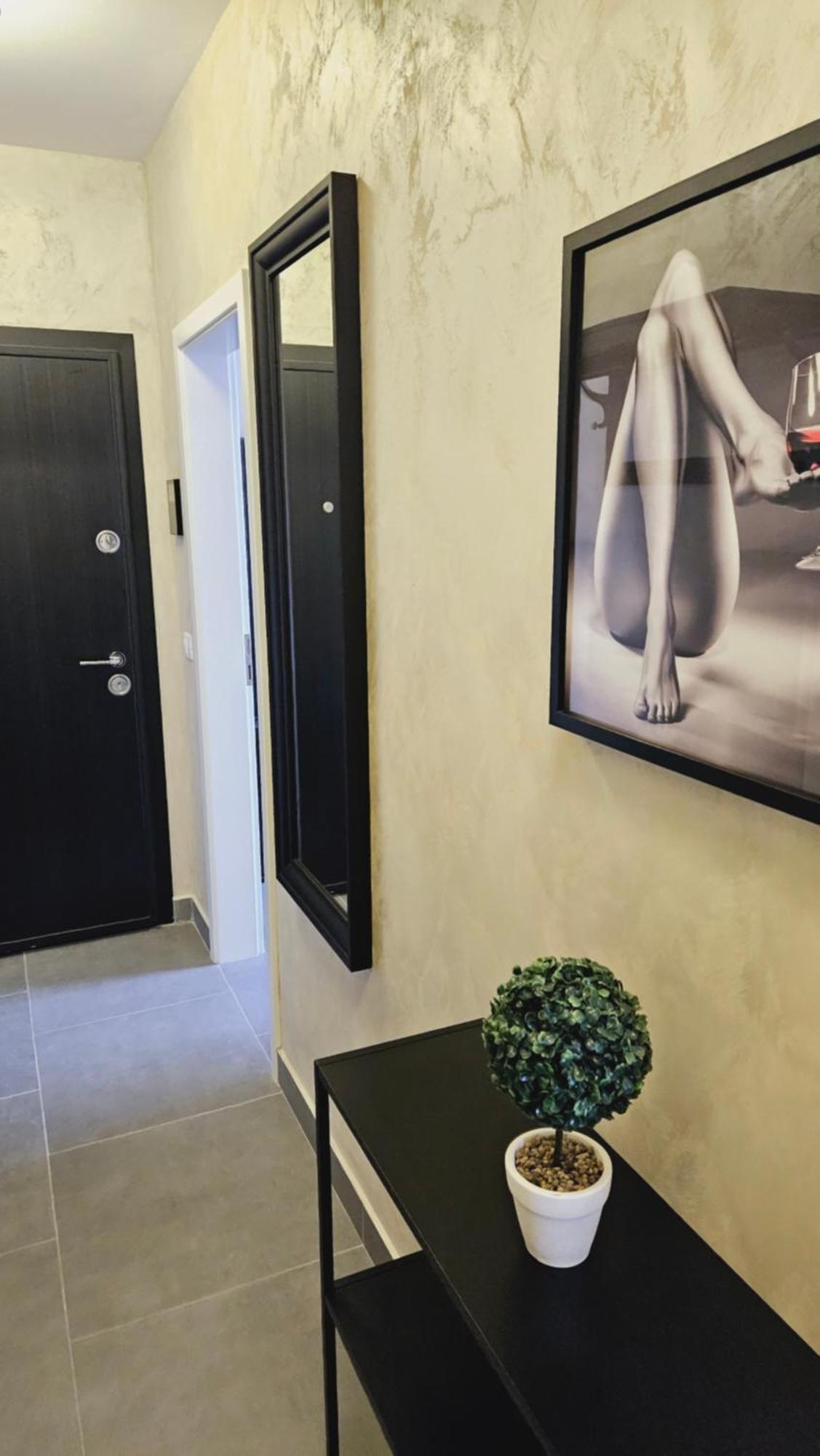 Cozy Apartments - Panoramic Suites Near Coresi Mall #Braşov Esterno foto